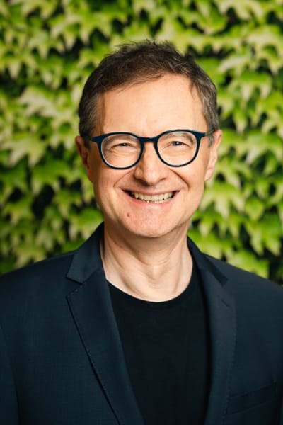 Dr. Guido Glania